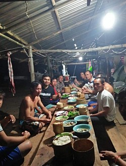 ทีมงาน สปป ลาว