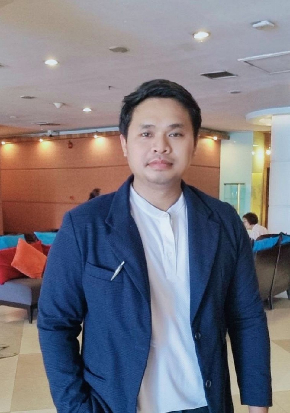 นายตะวัน  นามหานวล   (ประธานบริษัท)